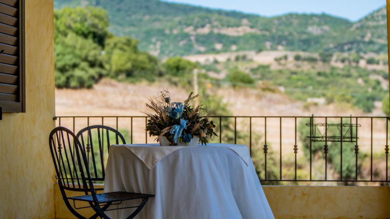 Agriturismo Carrucana Martis Eksteriør bilde